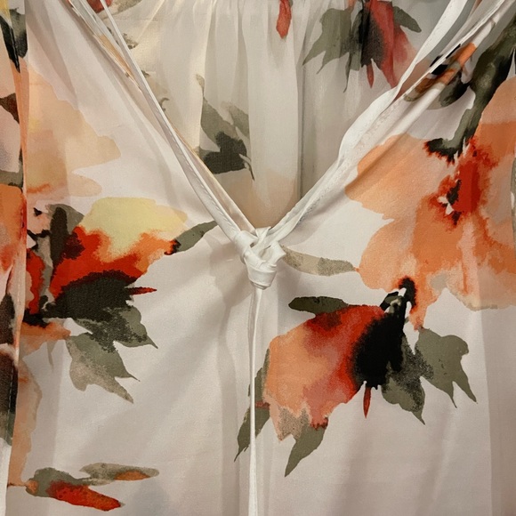 Stunning Floral WHBM top size Small - Picture 5 of 5
